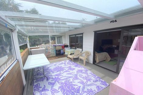 Photo of property in 1/100 Bond Crescent, Forrest Hill, Auckland, 0620