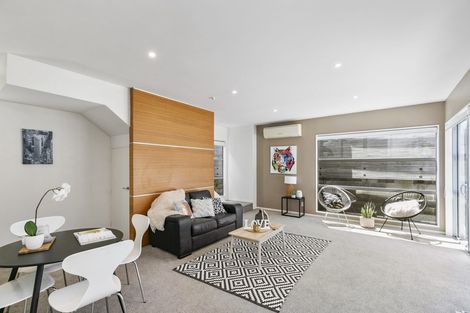 Photo of property in 4 Tiketike Way, Brooklyn, Wellington, 6021