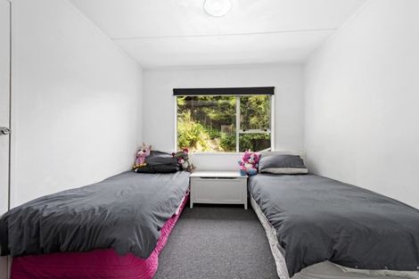 Photo of property in 8 Mokopuna Grove, Stokes Valley, Lower Hutt, 5019