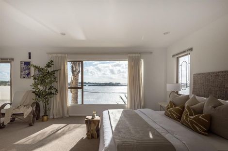 Photo of property in 6 Shepherds Road, Papakura, 2110