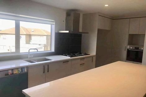 Photo of property in 87 Bordeaux Parade, Te Atatu South, Auckland, 0610