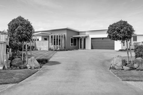 Photo of property in 7 Reremoana Close, Hawera, 4610