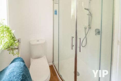 Photo of property in 10 Stella Grove, Newlands, Wellington, 6037