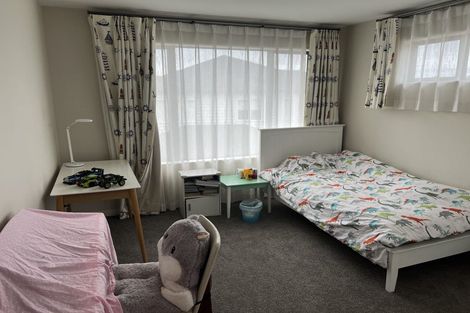 Photo of property in 89 Medallion Drive, Oteha, Auckland, 0632