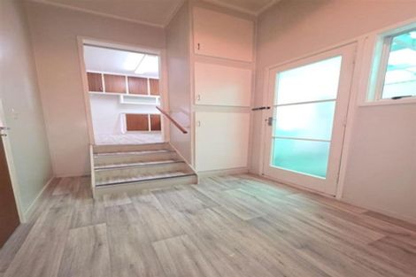 Photo of property in 2/67 Titirangi Road, New Lynn, Auckland, 0600