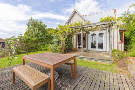Photo of property in 17 Putiki Drive, Durie Hill, Whanganui, 4500
