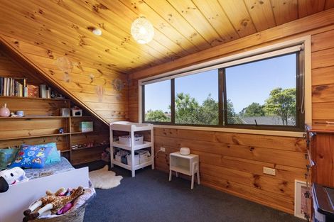 Photo of property in 14 Muscat Place, Henderson, Auckland, 0612