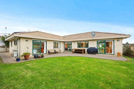 Photo of property in 8 Amesbury Rise, Henderson, Auckland, 0612