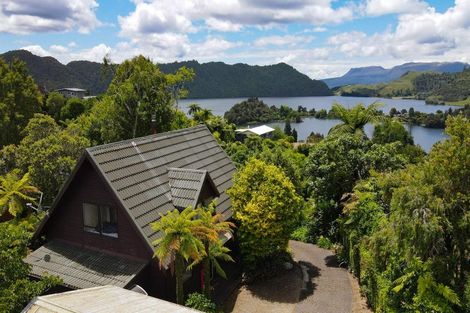 Photo of property in 3 Ridge Road, Lake Okareka, Rotorua, 3076