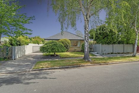 Photo of property in 15 Tyndale Place, Ilam, Christchurch, 8041