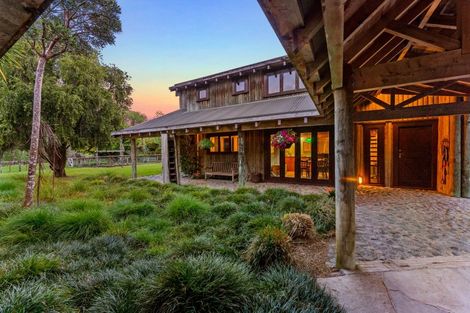 Photo of property in 42 Dysart Lane, Kumeu, 0891