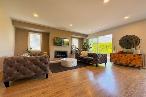 Photo of property in 17a Lake Pupuke Drive, Takapuna, Auckland, 0622