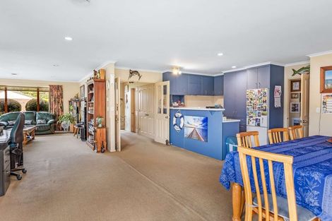 Photo of property in 47 Cholmondeley Crescent, Whitianga, 3510