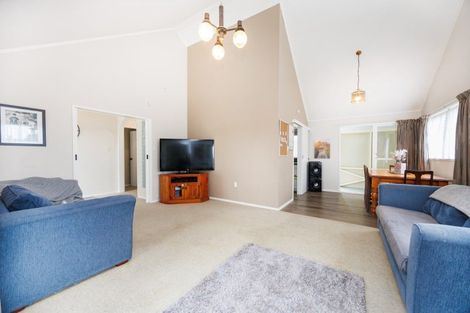 Photo of property in 2 Escort Grove, Awapuni, Palmerston North, 4412