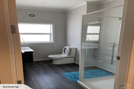 Photo of property in 124 Amesbury Drive, Churton Park, Wellington, 6037