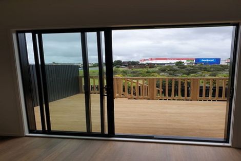 Photo of property in 4/47a Huntington Drive, Huntington Park, Auckland, 2013