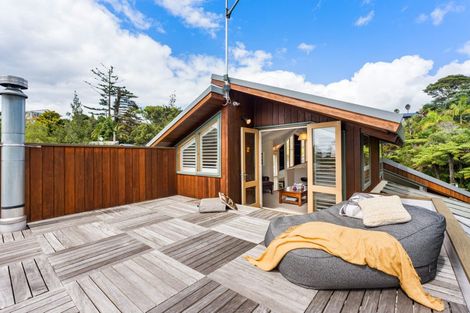 Photo of property in 50 Braemar Road, Castor Bay, Auckland, 0620