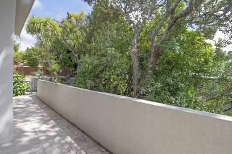 Photo of property in 13/18 Parr Terrace, Castor Bay, Auckland, 0620