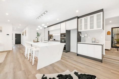 Photo of property in 48 Elevation Street, Flat Bush, Auckland, 2019