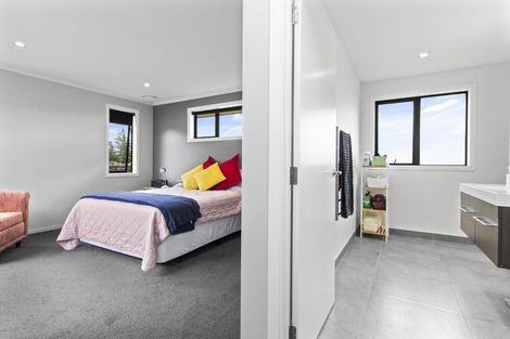 Photo of property in 37 Mike Smith Drive, Cambridge, 3434