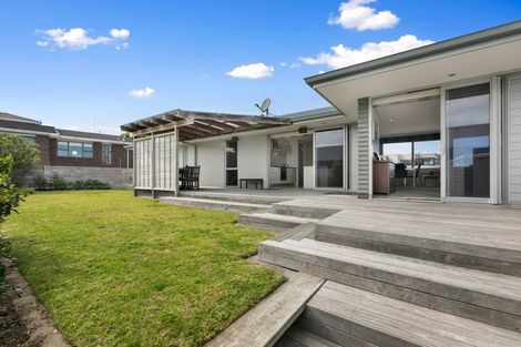 Photo of property in 75 Pitau Road, Mount Maunganui, 3116