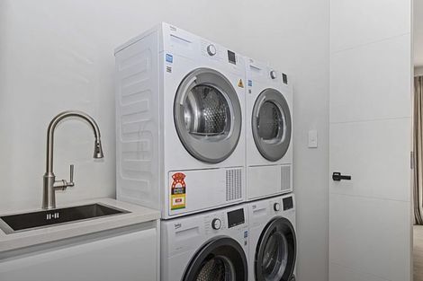 Photo of property in 4/28 Cameron Road, Hamilton East, Hamilton, 3216