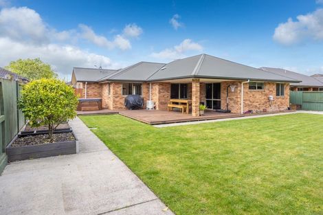 Photo of property in 17 Whitford Place, Rototuna North, Hamilton, 3210