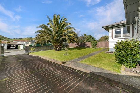 Photo of property in 17 Natone Street, Waitangirua, Porirua, 5024