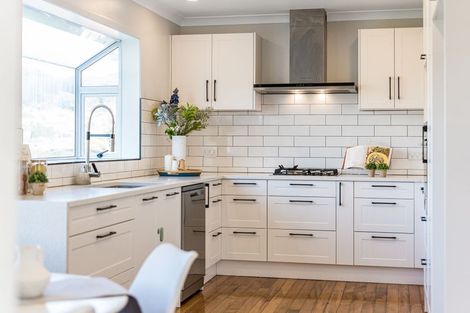 Photo of property in 13 Tainui Terrace, Tawa, Wellington, 5028