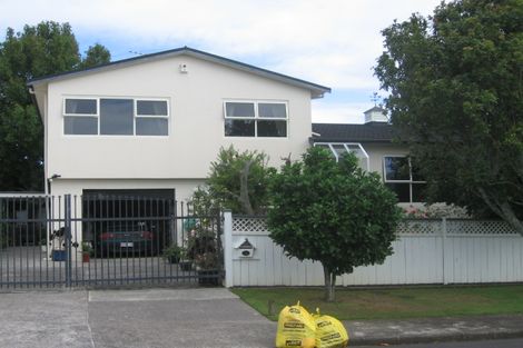 Photo of property in 16 Mcbreen Avenue, Northcote, Auckland, 0627