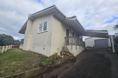 Photo of property in 9 Karewa Street, Castlecliff, Whanganui, 4501