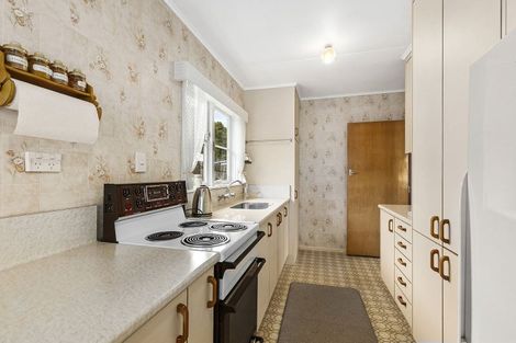 Photo of property in 57 Taylor Terrace, Tawa, Wellington, 5028