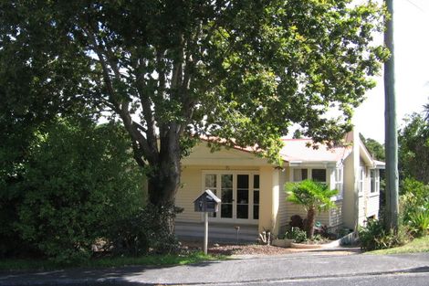 Photo of property in 7 Felstead Street, Birkenhead, Auckland, 0626