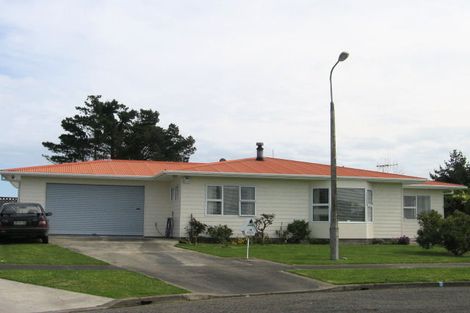 Photo of property in 16 Poutama Place, Tawhero, Whanganui, 4501