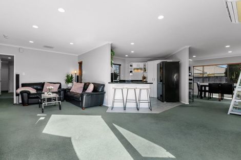 Photo of property in 8 Elmbridge Place, Owhata, Rotorua, 3010