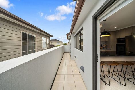 Photo of property in 3 Bezar Place, Flat Bush, Auckland, 2016