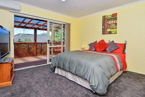 Photo of property in 16 Caversham Drive, Torbay, Auckland, 0630
