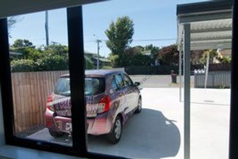 Photo of property in 104 Bowhill Road, New Brighton, Christchurch, 8083