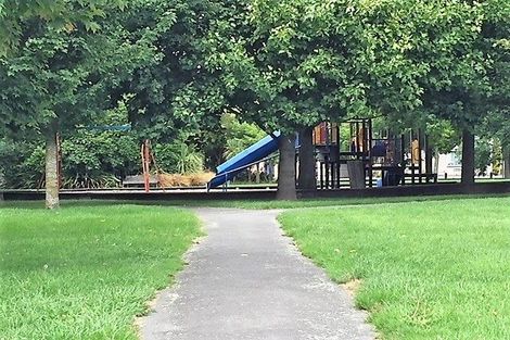 Photo of property in 2/27 Cardigan Bay Place, Addington, Christchurch, 8024