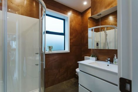 Photo of property in 2/7 Lyn Street, Lynmouth, New Plymouth, 4310