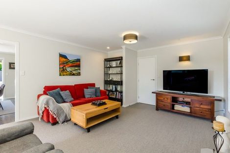 Photo of property in 44 Rewarewa Crescent, Waikanae, 5036
