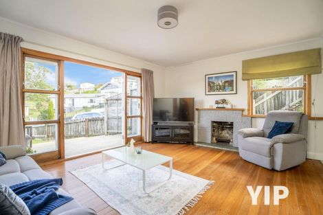 Photo of property in 56 Batchelor Street, Newlands, Wellington, 6037