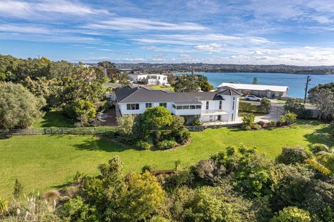 Photo of property in 1/4 Roberts Road, Matakatia, Whangaparaoa, 0930