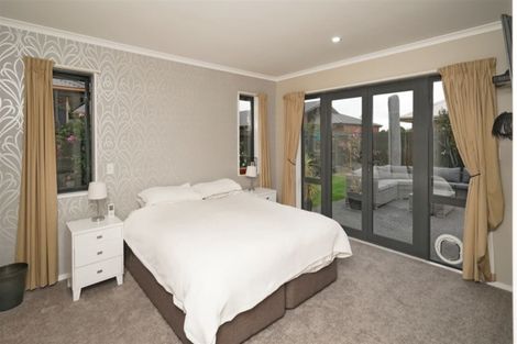 Photo of property in 16a Highwood Lane, Burnside, Christchurch, 8053