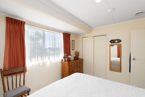 Photo of property in 6 Milne Place, Merrilands, New Plymouth, 4312