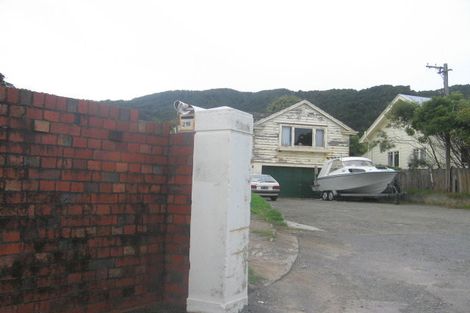 Photo of property in 13a Dillon Street, Lowry Bay, Lower Hutt, 5013