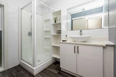 Photo of property in 2/19 Haseler Crescent, Howick, Auckland, 2014