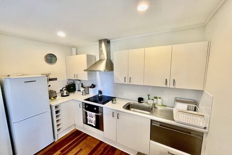 Photo of property in 15/18 Parr Terrace, Castor Bay, Auckland, 0620