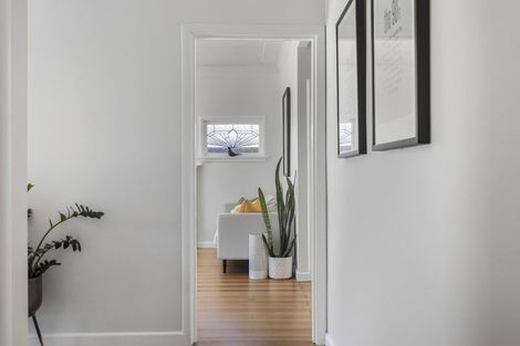 Photo of property in 1/439 Point Chevalier Road, Point Chevalier, Auckland, 1022