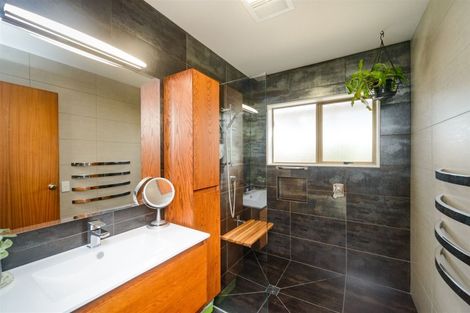 Photo of property in 49 Chippendale Crescent, Highbury, Palmerston North, 4412